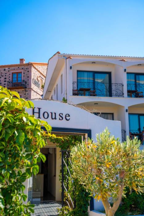 Cunda House Küçük Otel