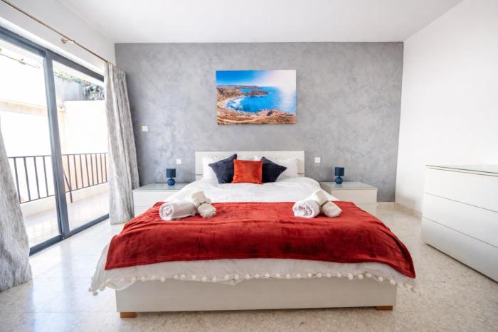 Spacious 3 bedroom Apartment in the Heart of St Julians