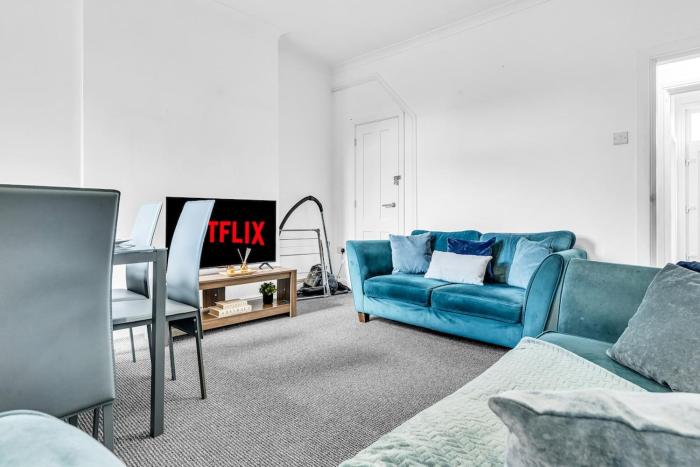 6 Bed Contractor Long term Stay Central Parking