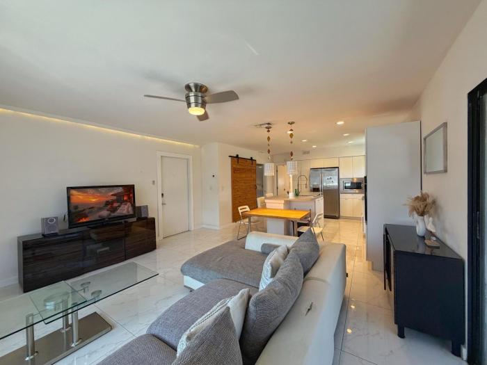 Bright 2BR Coastal Suite Apt12
