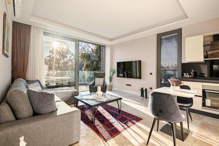 Elegant 2 Bedroom Flat with Pool Access in Yalıkavak