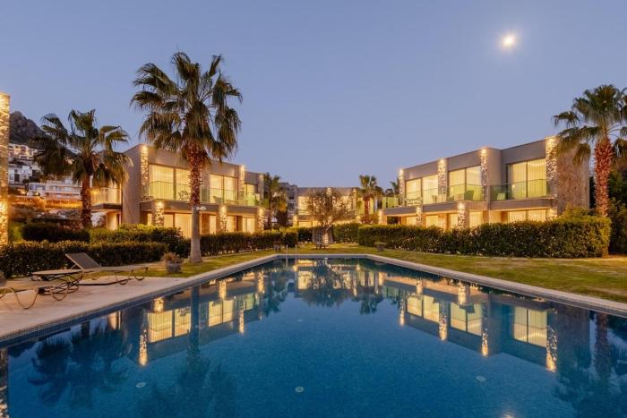 Stylish 4BR Villa in Yalıkavak Private Pool and Garden