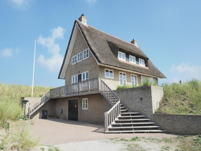 Villa in Midsland near the Sea
