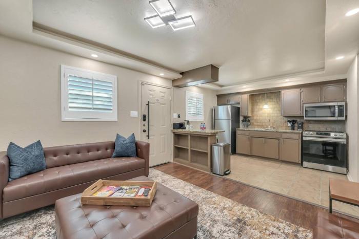 Oaks Beautiful Contemporary Suite #08