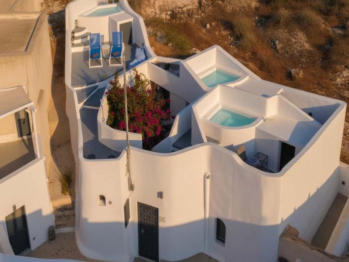 Fira Retreat with Sea Views