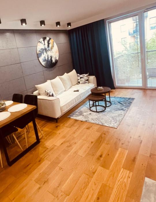 Modern 2BR Apartment for 4 Parking Warsaw Wola
