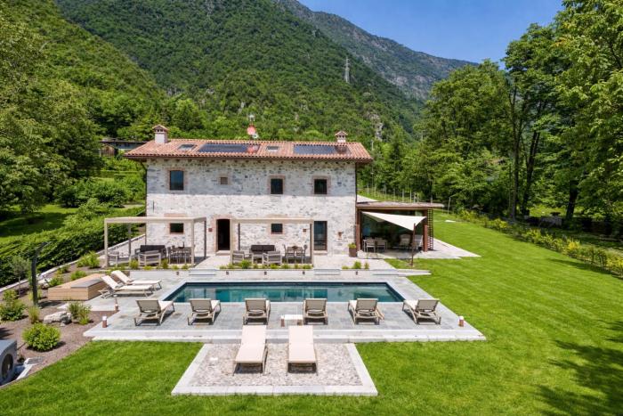 Villa Beatrice front lake
