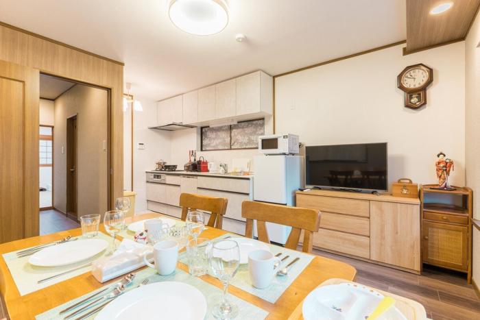 Namba 6min 2 lines 5DK 10pax house