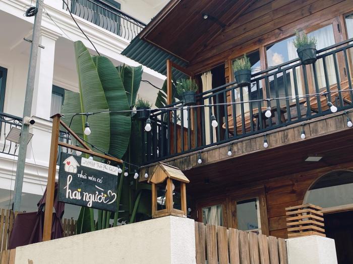 Nhà Nên Có Hai Người