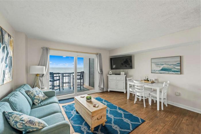 Oceanfront Condo, Steps to the Beach