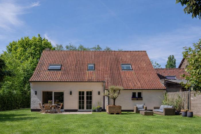 Boutique Suite with Garden near Ghent