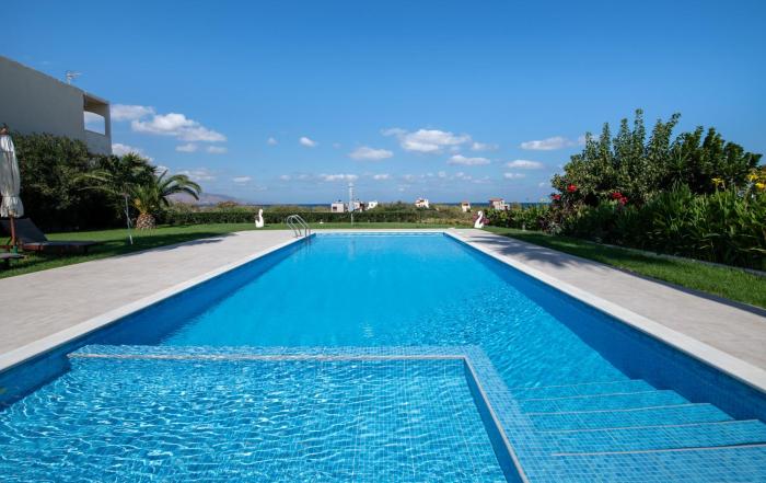 Socrates Holidays Apt 3 with Pool near the Beach