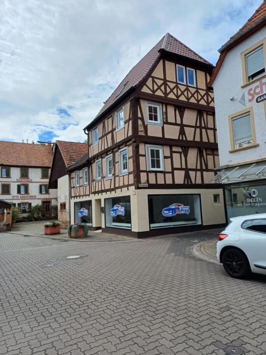 birds nest Ferienhaus Fachwerk Altstadt Weinstraße bis 10 Personen
