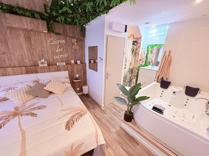 Suite jaccuzi privée Love-room-Méditerrannee