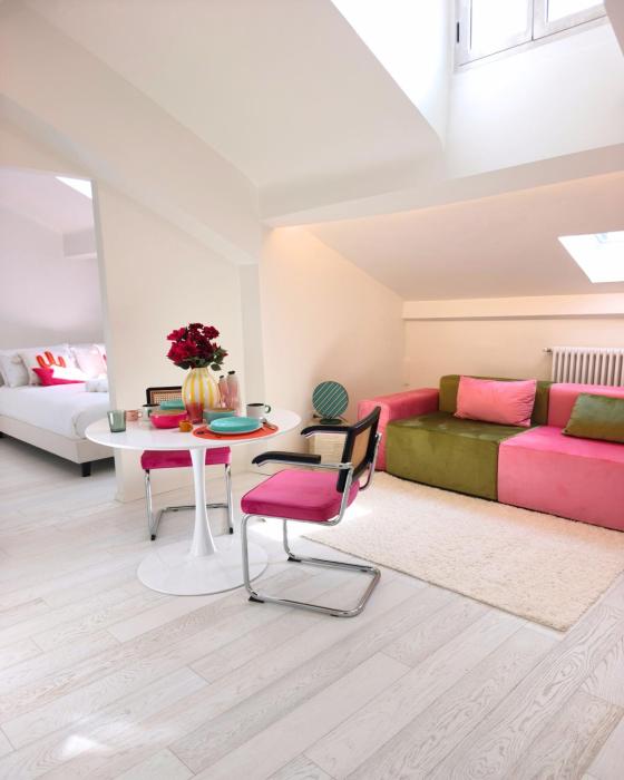 Apartment in Milan Center Duomo, Designed, AC, Wi-Fi, Metro