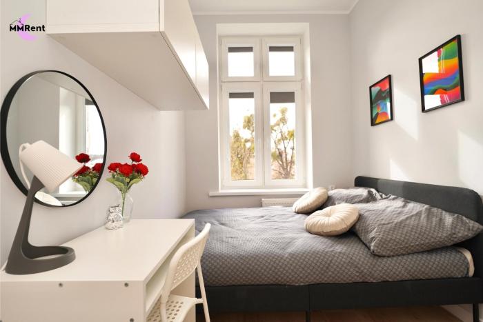 MMRent Colorful Room