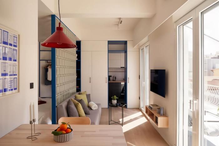 Chic & Cozy Athenian Studio with Balcony