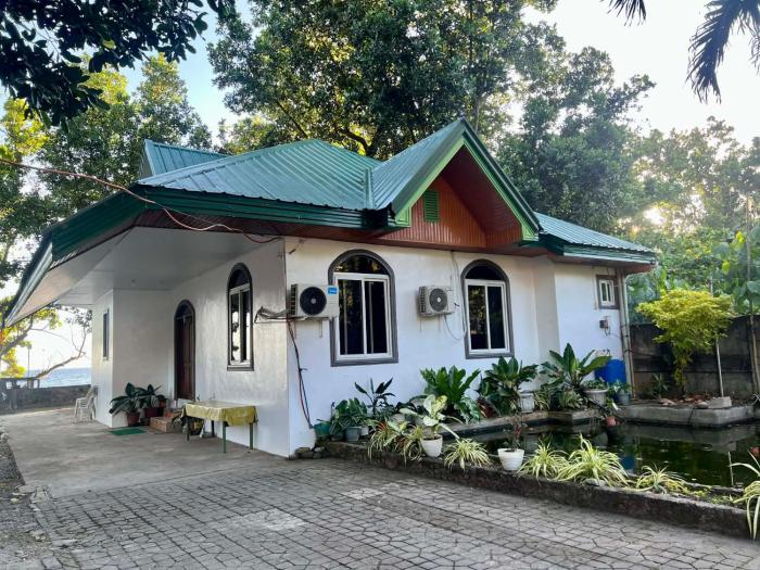 Seaside travelers Inn by Camiguin Island Home