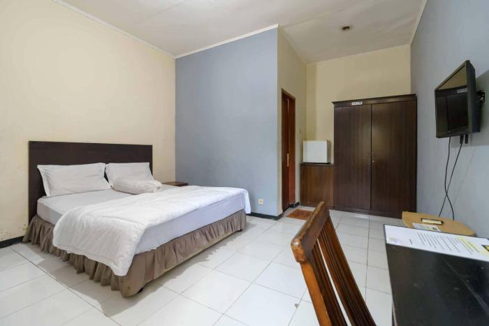 Kemang Place near Lippo Mall Kemang Mitra RedDoorz