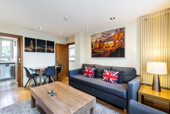 Tower Bridge 2BR apartment for 6 with terrace
