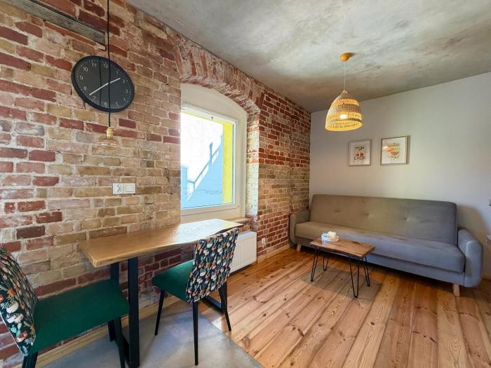 Kaszubska Vintage Brick Loft Apartment by BookingHost
