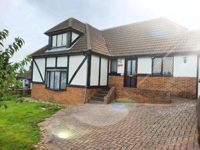 Modern Tudor home, sea views