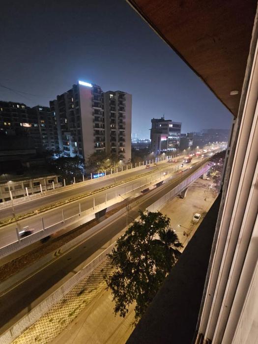 Private Room in Apartment near BKC