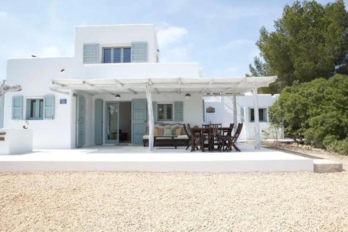 Lovely holiday home near Formentera with garden
