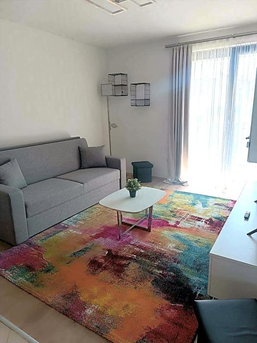 Urban Garden Apartment