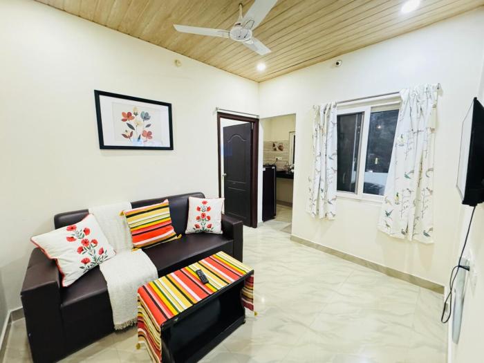 MFB 601 1BHK Apartment by Charter Stays