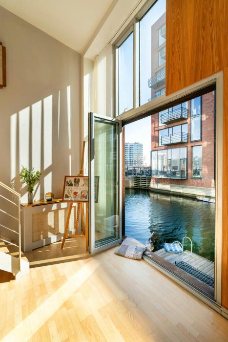 Canal House With Floating Deck And Canal Access