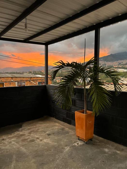 Balcony View Apartments with Fast WiFi