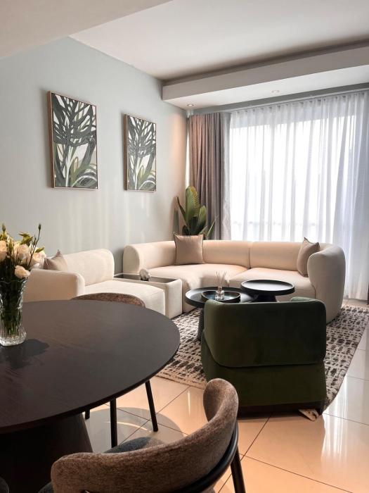 Modern Apartment at the Capital on the Park Privately owned