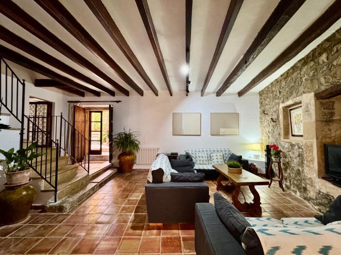 Calvario Townhouse by rentavillamallorca
