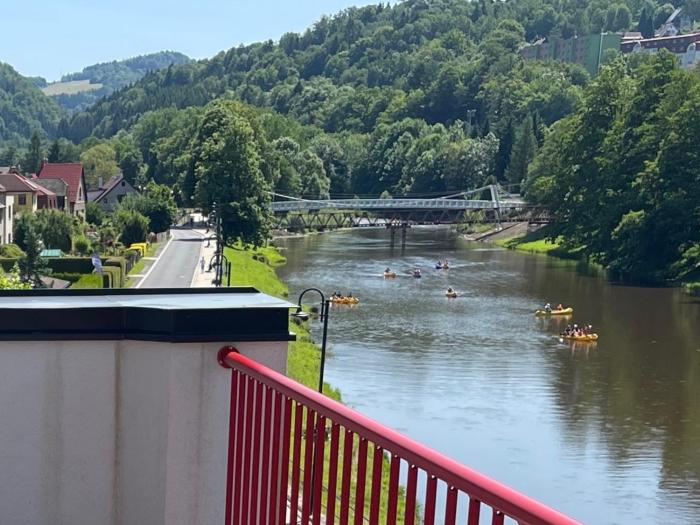 Riverside Luxury Apartments & Café - Bohemian Paradise on the Greenway Jizera