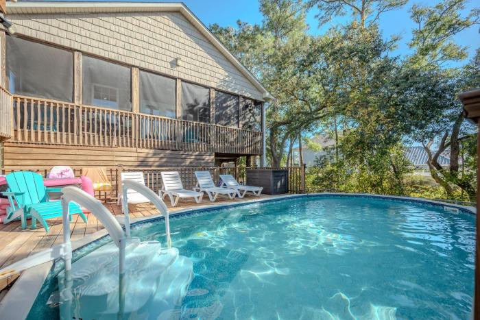 Woodlands Wonder by Oak Island Accommodations