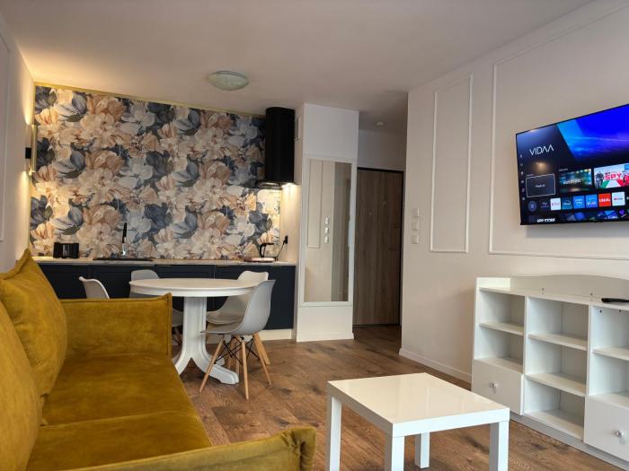 Blooming Rest balcony & parking