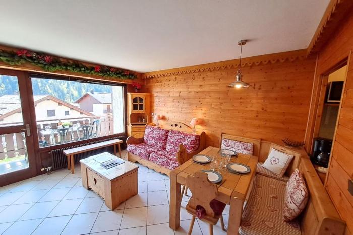 Studio with balcony in the heart of the village