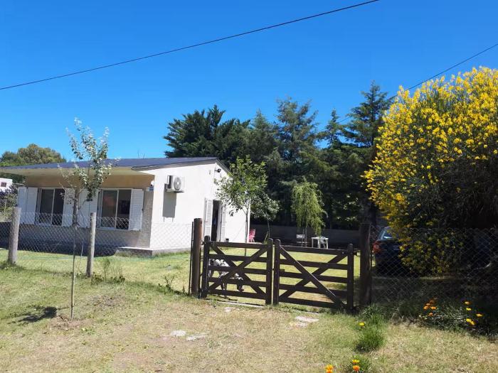 CHALET PARA 6 a 7 PERSONAS MONTE HERMOSO