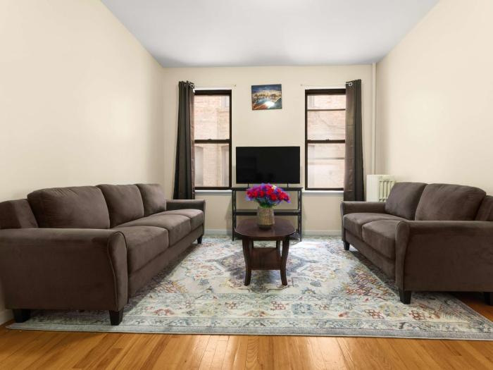 Fully Furnished 1BR Apartment in Sunnyside - Near Subway