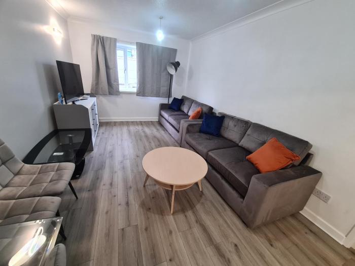 Mailbox and Broad St