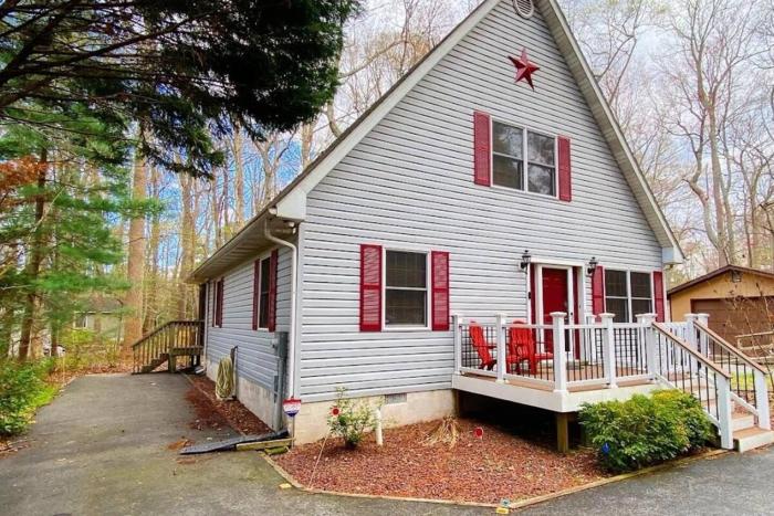 Spacious A-Frame Family Beach Getaway - Sleeps 8