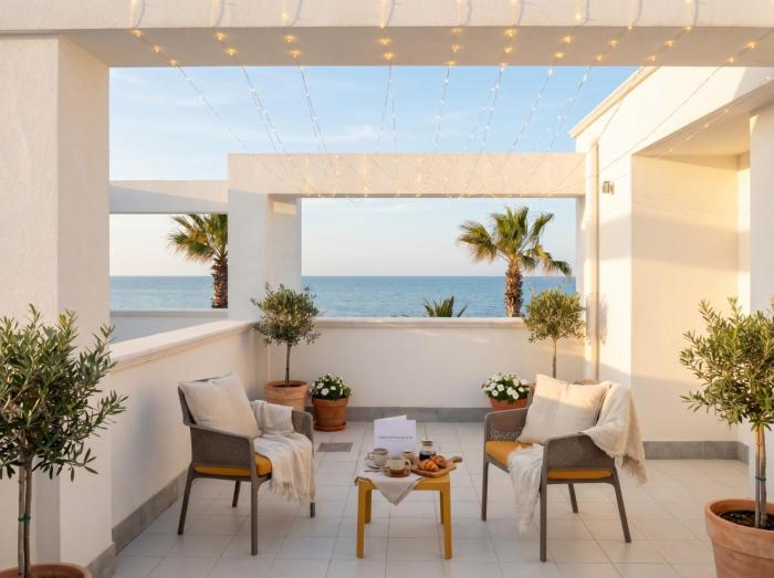 Vistamaré- Private Beach, Terrace and Free Parking