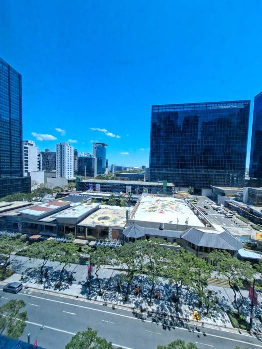 Mysuites2go33E Uptown Parksiutes Tower2