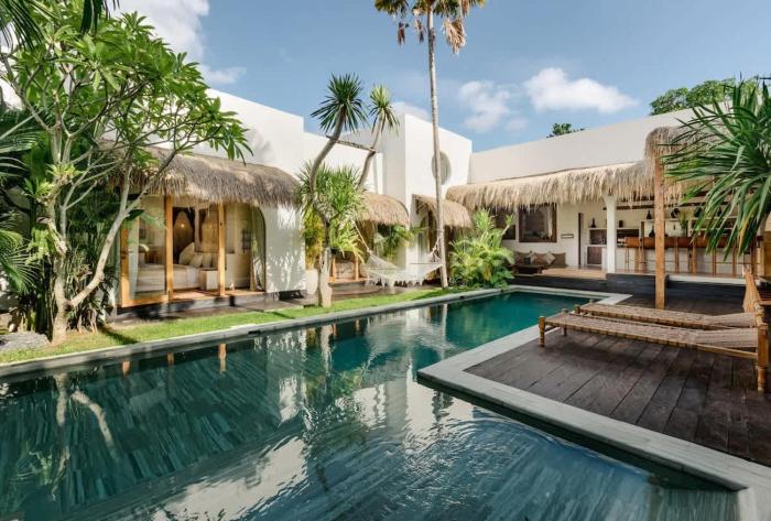 Elegant 4BR Pool Villa Families & Groups