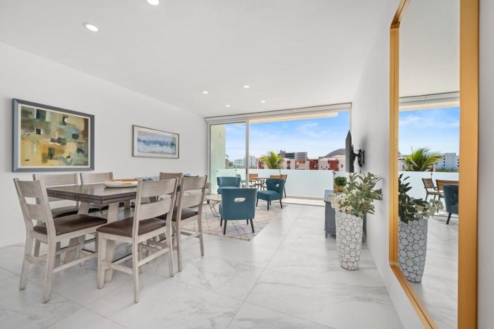 Great Location 3BR Condo walk to Beach & Downtown