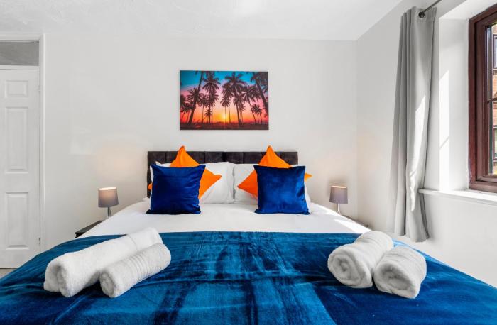 Cozy Modern High Spec Stylish Apartment Fast WIFI and Sky