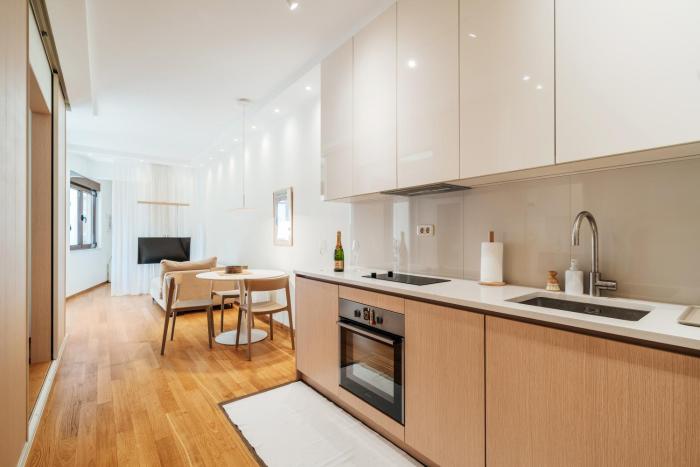 Central APT 11 by In Property