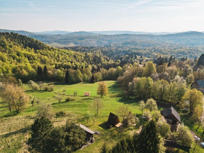 GLAMPING BRUNDO - Tents and Cottage with SAUNA & JACUZZI