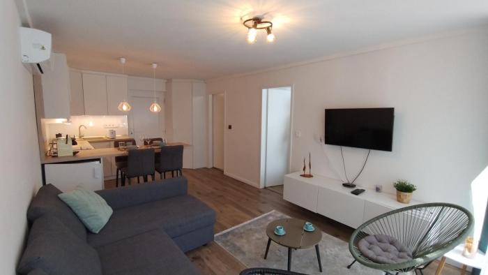 Summer Breeze Hideout